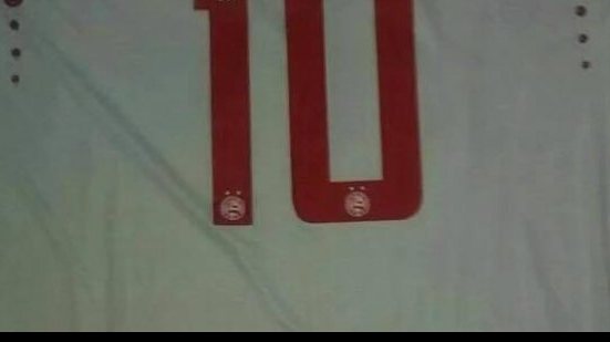 Imagem Imagens de camisas produzidas por novo fornecedor do Bahia vazam na internet