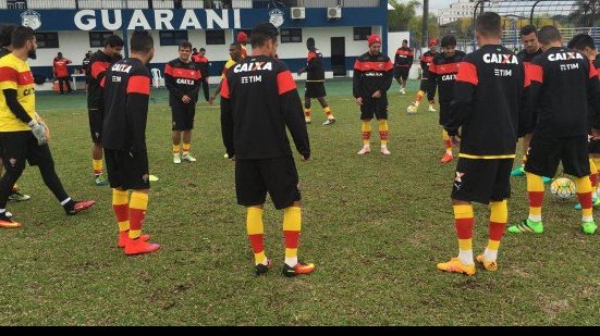 Imagem  Em Palhoça (SC), Vitória encerra preparação para duelo com o Figueirense