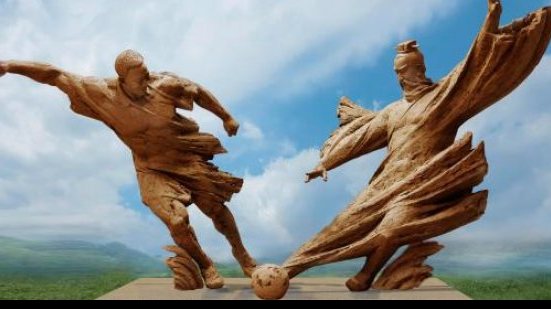 Imagem Pequim presenteia o Rio com escultura de Pelé e o imperador Wu jogando futebol