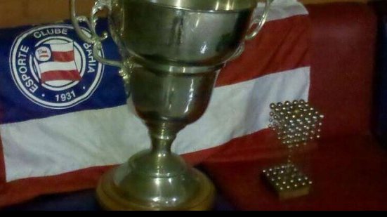 Imagem Taça do Bicampeonato do Bahia ficará exposta no bairro de Cajazeiras