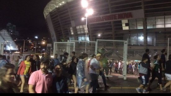Imagem Olimpíadas 2016: chuva e engarrafamento deixa festa restrita a Arena em Salvador