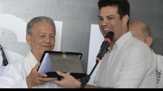 Imagem Ministro do Esporte faz campanha para incluir jiu-jítsu nas Olimpíadas