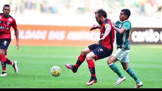 Imagem Vitória perde para o Palmeiras e se aproxima da zona de rebaixamento