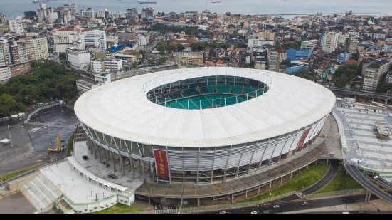 Imagem PM prende cambista vendendo ingressos pelo dobro do preço próximo da Fonte Nova