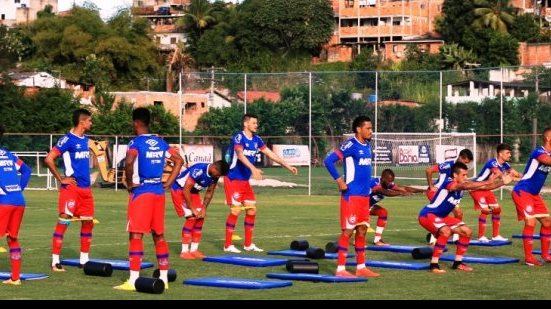 Imagem Com retornos e ausência, Bahia faz treino físico-técnico no Fazendão