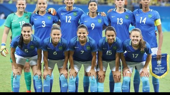 Imagem Seleção feminina domina, mas empata com a África do Sul e sai aplaudida