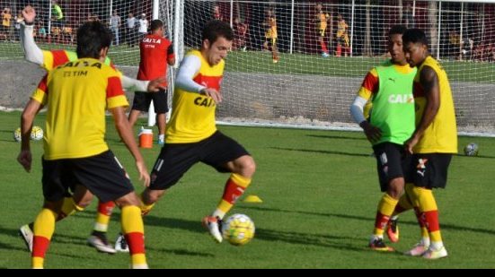 Imagem Diogo Mateus se apresenta e faz primeiro treino no Vitória