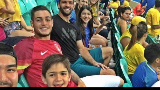 Imagem Jogadores da dupla BAVI prestigiam Seleção Olímpica na Fonte Nova