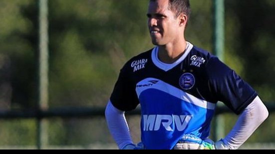 Imagem Criticado pela torcida, Lomba já vive inferno astral no Inter