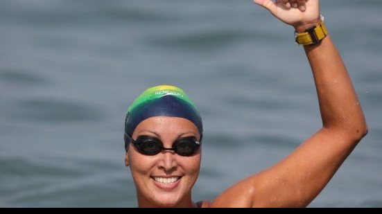 Imagem Após revisão de prova, brasileira fica com bronze na maratona aquática
