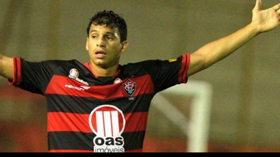 Imagem Neto Baiano reclama de situação do Vitória, cobra torcida e critica jogadores