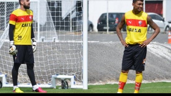 Imagem  Treino do Vitória contou com presença de técnico da Seleção