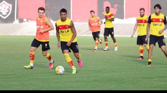 Imagem Com retorno de Kanu, Vitória faz coletivo na Toca
