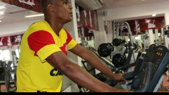 Imagem Novo zagueiro conhece instalações do Vitória e se diz confiante