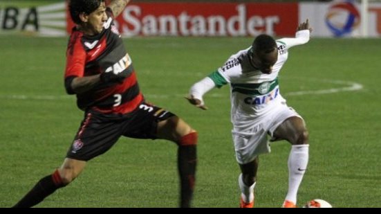 Imagem  Confronto entre Vitória e Coritiba será o terceiro na Copa Sul-Americana