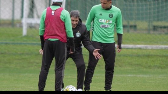 Imagem  Adversário do Vitória na Sul-Americana, Coritiba deve ter duas mudanças