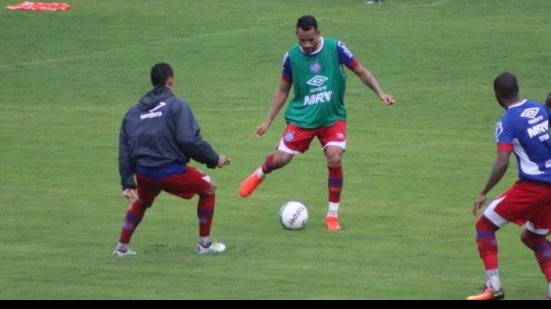 Imagem Precisando vencer o Paraná, Guto trabalha o posicionamento tático do Bahia 