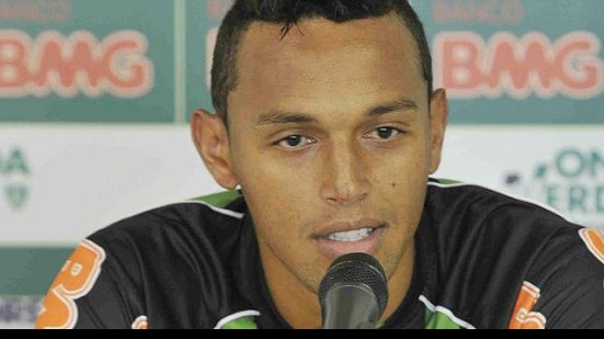 Imagem Gilson sobre duelo contra o Vitória: "Na Fonte Nova não teremos tanta pressão"