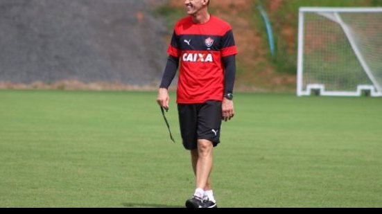 Imagem Mancini relaciona 18 jogadores para duelo com o Coritiba