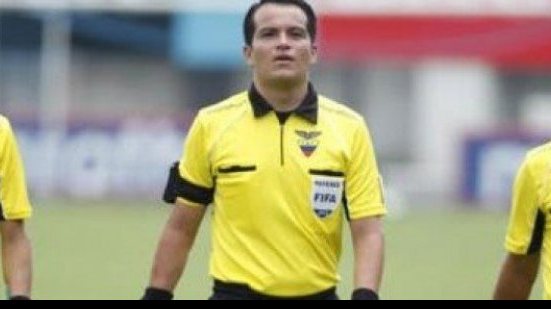 Imagem Trio de arbitragem do Equador apita Coritiba x Vitória