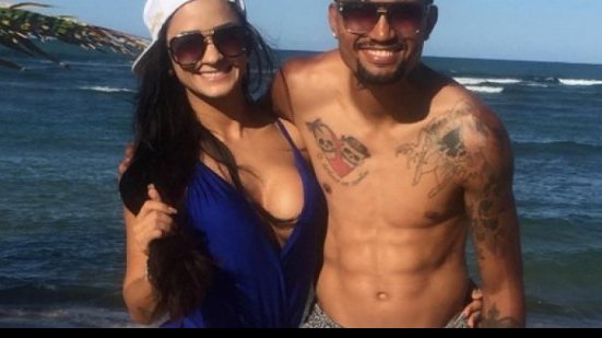 Imagem Em vídeo, Kieza faz declaração para esposa nas redes sociais