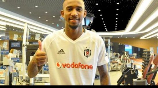 Imagem Talisca perde pênalti mas faz gol e dá assistência em estreia pelo Besiktas
