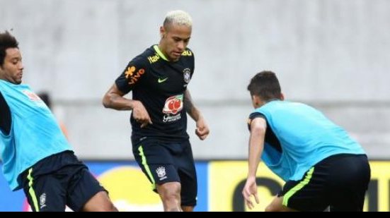 Imagem Treino aberto da seleção brasileira em Manaus arrecada 15 toneladas de alimentos