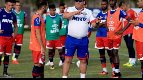 Imagem Com presença de titulares, Bahia faz treino com bola