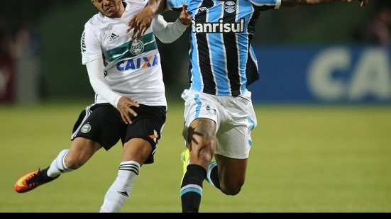Imagem  Coritiba goleia o Grêmio e deixava Vitória na zona de rebaixamento