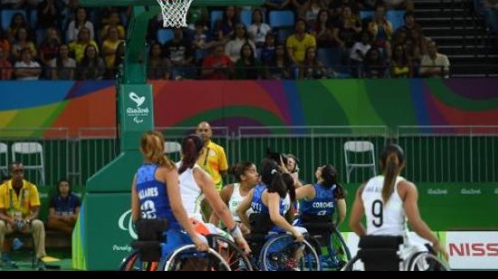 Imagem Seleção feminina de basquete em cadeira de rodas ganha fácil da Argentina