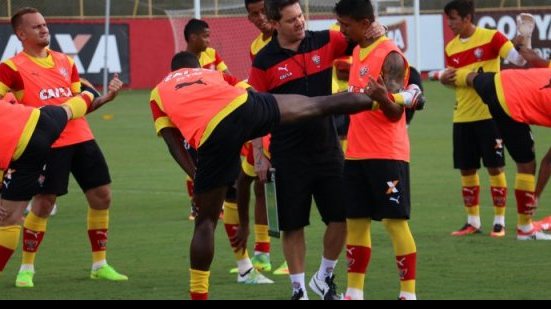 Imagem Vitória faz primeiro treino sob comando de Argel