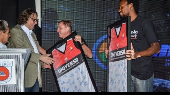 Imagem Universo/Vitória apresenta elenco e novos uniformes para a NBB