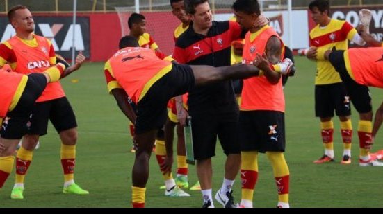 Imagem Vitória realiza treino fechado para encarar o Internacional