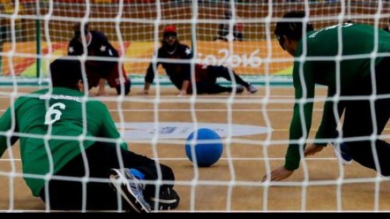 Imagem Brasil erra muito e perde de 10 a 1 para os EUA no goalball masculino