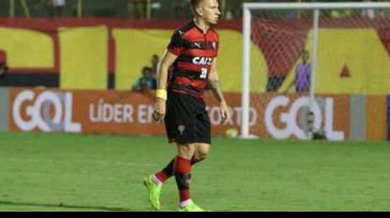 Imagem  Atacante confirmou jogada de gol do Vitória: “Treinamos muita bola parada”
