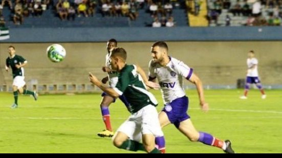 Imagem Em posições opostas, Bahia e Goiás duelam neste sábado