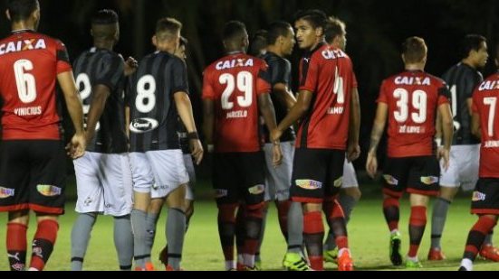 Imagem  Após derrota para o Botafogo, Vitória se reapresenta na manhã desta terça