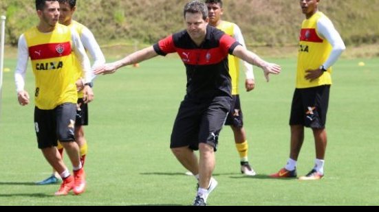 Imagem Após falhas contra o Botafogo, Vitória inicia semana trabalhando finalizações