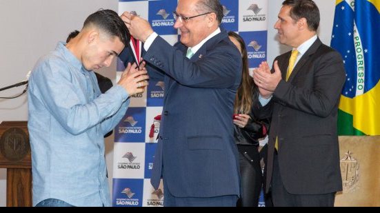 Imagem Atletas paralímpicos recebem em São Paulo medalhas do mérito esportivo