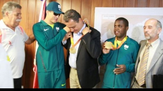 Imagem Rui recebe campeões paraolímpicos e anuncia expansão de investimentos