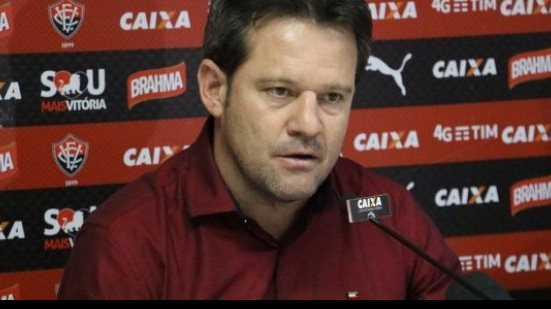 Imagem Sem mistério, Argel confirma time que enfrenta o São Paulo