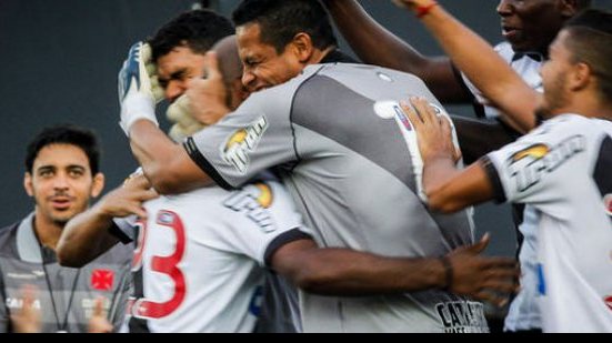 Imagem Vasco vence o Atlético (GO) e se isola na liderança da Série B