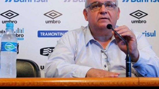 Imagem Presidente do Grêmio nega ter pedido ajuda ao Vitória para rebaixar o Inter