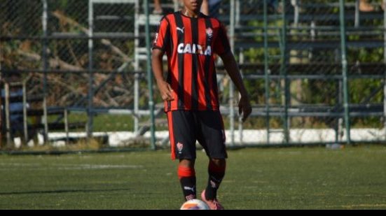 Imagem Zagueiro do Vitória é convocado por Tite para treinar com Seleção principal