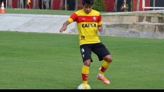 Imagem Tiago Real espera que o Vitória aproveite ausência de torcida da Chapecoense 