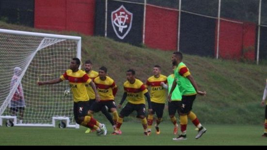 Imagem Buscando terceiro triunfo consecutivo, Vitória treina para encarar o Grêmio 