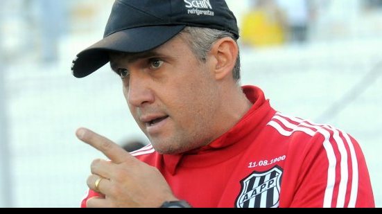 Imagem Técnico da Ponte Preta quer triunfo sobre o Vitória