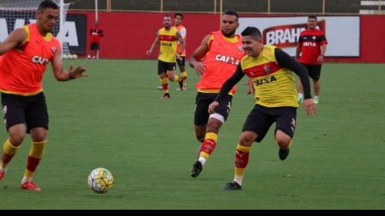 Imagem Vitória faz último treino em Salvador e viaja nesta quarta para Campinas