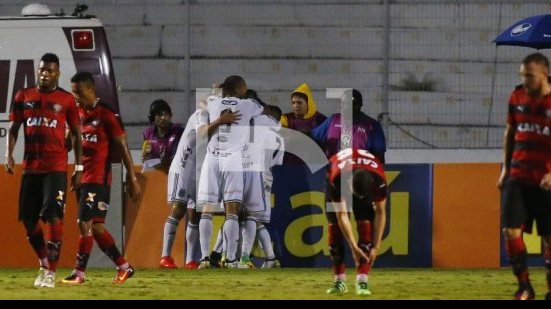 Imagem Vitória dá show de lambanças e perde para a Ponte Preta em Campinas 