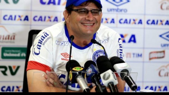 Imagem Sorrindo à toa após triunfo, Guto Ferreira destaca importância da torcida